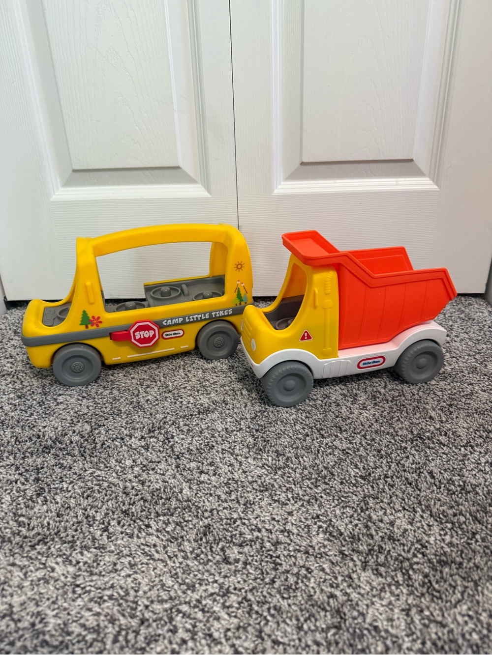 Fisher-Price Yellow and Red Dump Truck & Yellow Bus Bundle - Toddle Tots